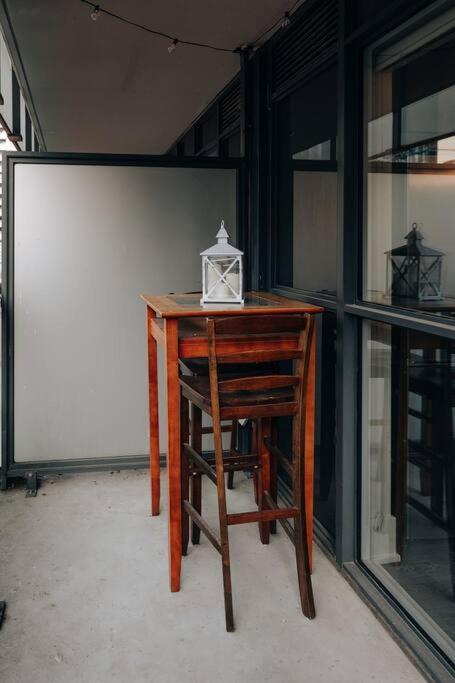 Chic 1-Br Condo; Parking Included; Downtown Core Toronto Exteriér fotografie