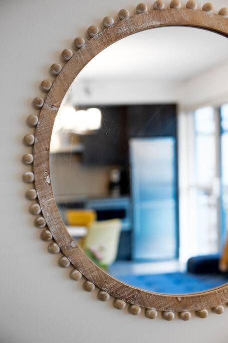 Chic 1-Br Condo; Parking Included; Downtown Core Toronto Exteriér fotografie